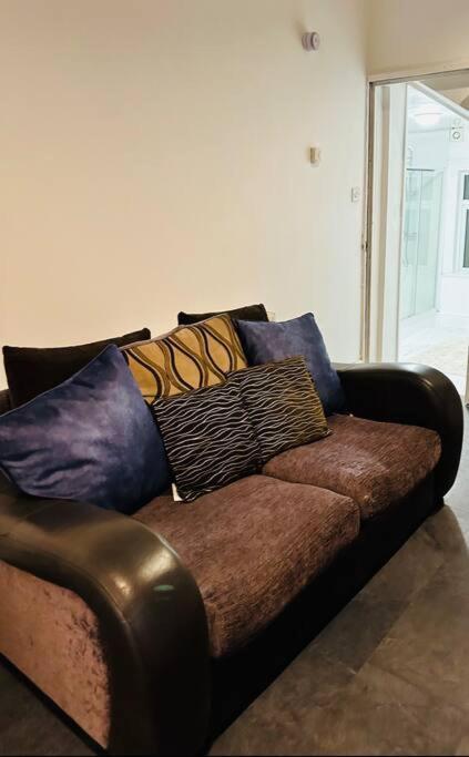Bespoke 2 Bedroom Apt Derby City Zewnętrze zdjęcie