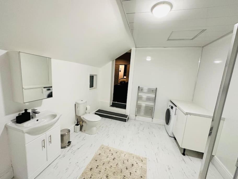 Bespoke 2 Bedroom Apt Derby City Zewnętrze zdjęcie
