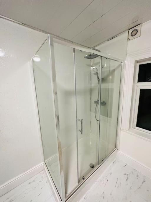 Bespoke 2 Bedroom Apt Derby City Zewnętrze zdjęcie